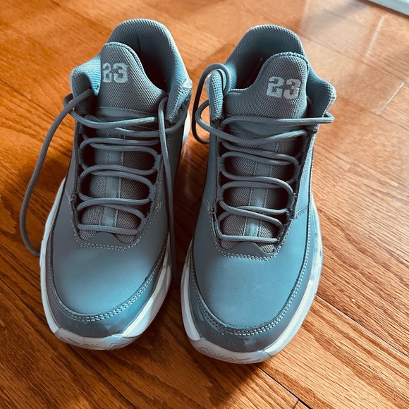 Jordan 23 Gray Shoes junior size 5.5 Y - Picture 4 of 8